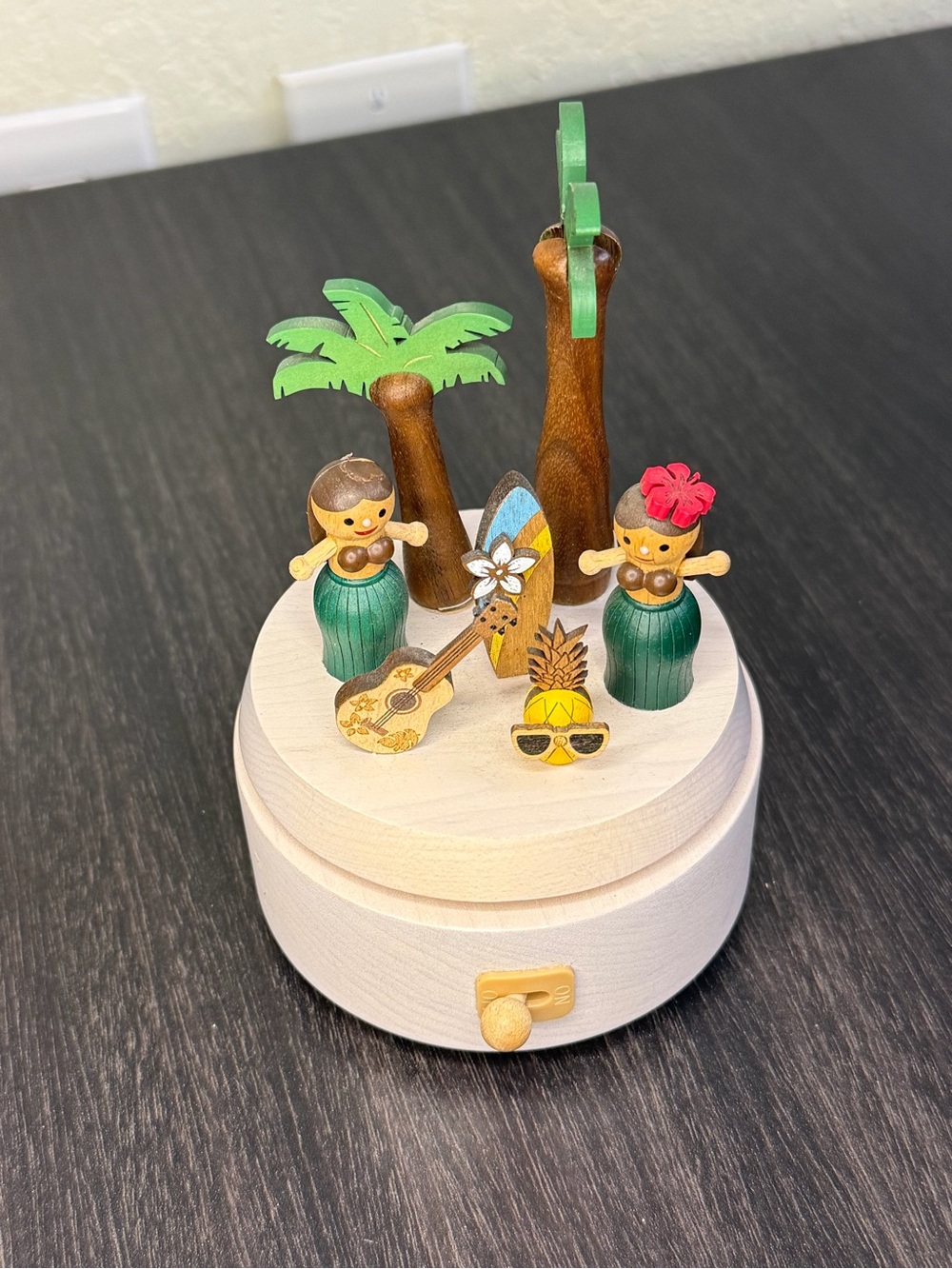 Tropical Hula Wooden Music Box - Green Hula Dancers